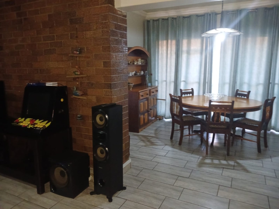 3 Bedroom Property for Sale in Adamayview North West